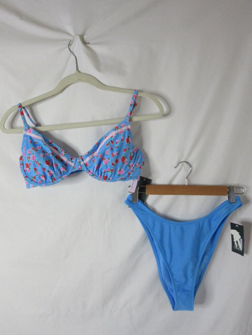 Wild Fable 2 Piece Bikini Blue Pink Red Green Floral Size Medium NWT